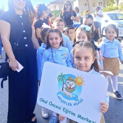 Lefke Hurma Festivali'nin açılışını minikler yaptı.