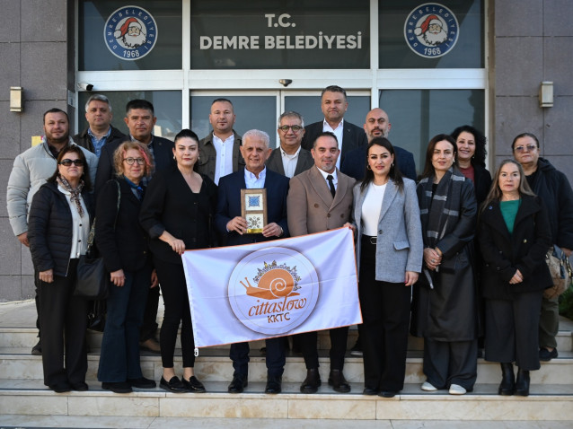 Kuzey Kıbrıs T&uuml;rk Cumhuriyeti Cittaslow Ağı Demre&rsquo;de Noel Baba Etkinliklerine Katıldı